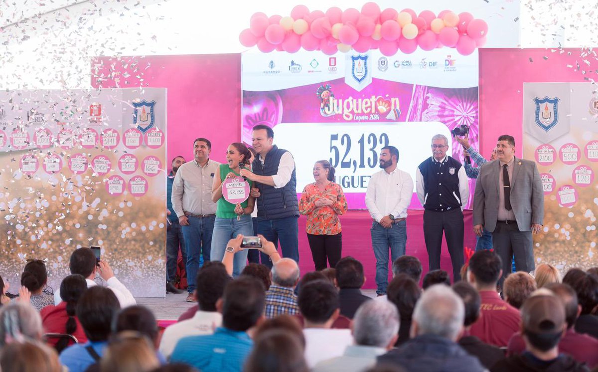 EVillegasV's tweet photo. Como dice mi reina @Marisol_rosso, #Durango late como uno solo por sus niñas y niños. 💞

Gracias, equipo Laguna, por sus generosas aportaciones de juguetes que llegarán a cada rincón del estado. Y al @DIF_Durango, por cuidar cada detalle para hacer esto posible. 🪁🧸 https://t.co/RYEYRBy23z