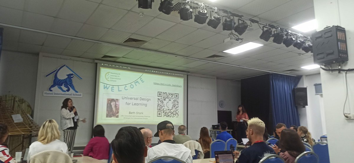 TheCliffVN's tweet image. And we&apos;re off!  #EARCOS PD Universal Design for Learning (#UDL) with Beth Stark @HISVietnam