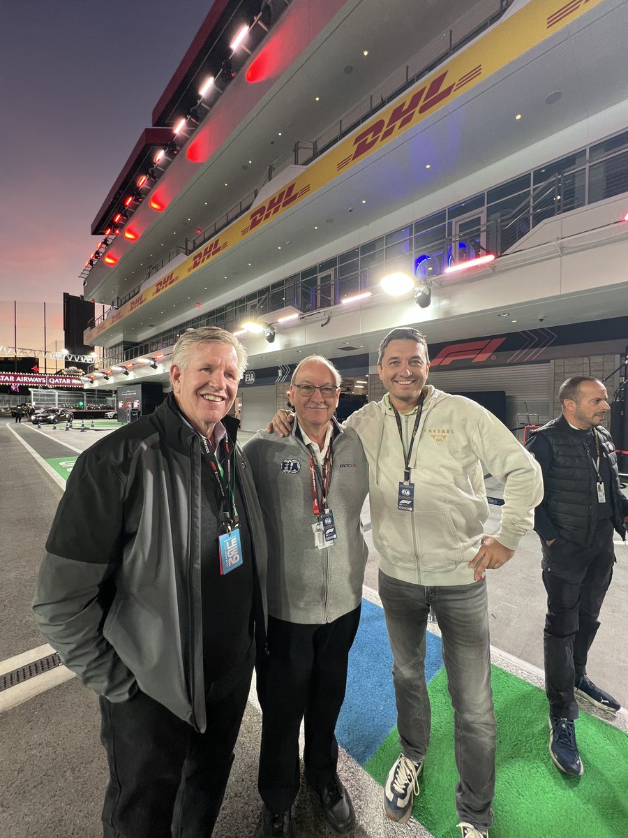 ACCUSmayor's tweet photo. P3 coming up in a little while tonight here at @F1LasVegas @fia @F1 
Catching up with @DavorinStetner (r) and one of his guests. His clothes are lost in transit, so he did some hasty shopping at the resort that he’s staying at.
Very fashionable. https://t.co/Bq4mI1mgBl