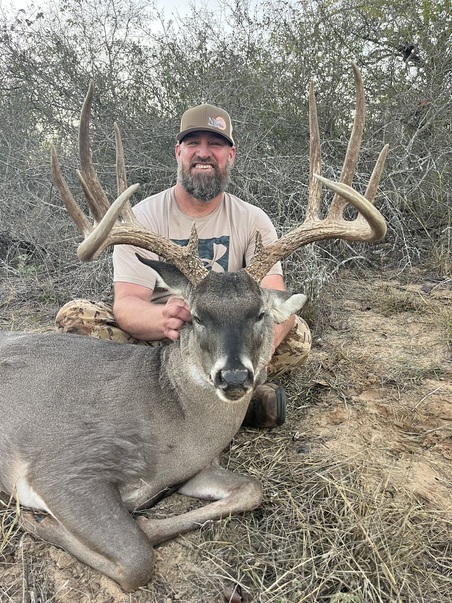 Dropped the hammer today.  #muygrande #whitetails