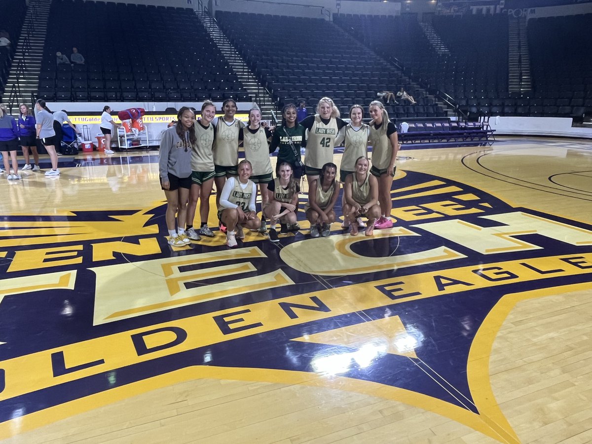 KnoxCatholicLadyIrishBball (@knox_bball) on Twitter photo Lady Irish 45
Hutchison 33
1-0 on the Seaom.
Defense wins championships. Leading the Lady Irish. <a href="/amayaredd23/">Amaya Redd</a> 15 pts 11 boards 5 assists <a href="/TinsleyWalker1/">Tinsley Walker</a> 12 pts 4 3's <a href="/maggiefrana/">Maggie Frana</a> 7 pts <a href="/ensley_perry/">Ensley Perry</a> 7 pts Nadalie Bellinghausen great defensive effort. Lady Irish 45
Hutchison 33
1-0 on the Seaom.
Defense wins championships. Leading the Lady Irish. <a href="/amayaredd23/">Amaya Redd</a> 15 pts 11 boards 5 assists <a href="/TinsleyWalker1/">Tinsley Walker</a> 12 pts 4 3's <a href="/maggiefrana/">Maggie Frana</a> 7 pts <a href="/ensley_perry/">Ensley Perry</a> 7 pts Nadalie Bellinghausen great defensive effort.