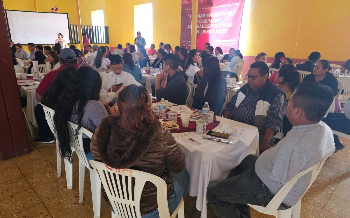 agustingc2012's tweet photo. Para atrás, ni para tomar impulso. 
En #Puebla, #Morena no se detiene. 
Este día se impartió en #Pantepec el Taller "Herramientas  para acompañar actividades políticas con juventudes". 
Para profundizar la transformación capacitamos a nuestros jóvenes. @FelipeColotla https://t.co/tvbSj6Hwhp