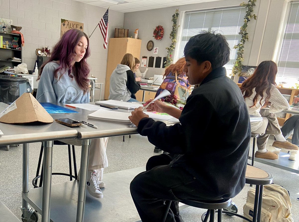 What a great week at EFHS!  Engagement Structures in action, 2D and 3D art students using a Rally Coach engagment structure.
<a href="/EastForsythHS/">East Forsyth HS</a> 
#theeastway