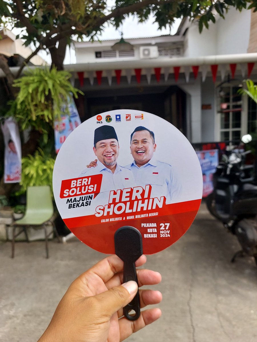 Udh 40 tahun tinggal di Bekasi, yang tumbuh di Bekasi cuma Mall. Berobat pake KTP ga bisa, ga kayak di Depok. Udah saatnya pemimpin Baru. Pilih <a href="/bangherikoswara/">Heri Koswara</a> buat #BeresinBekasi
