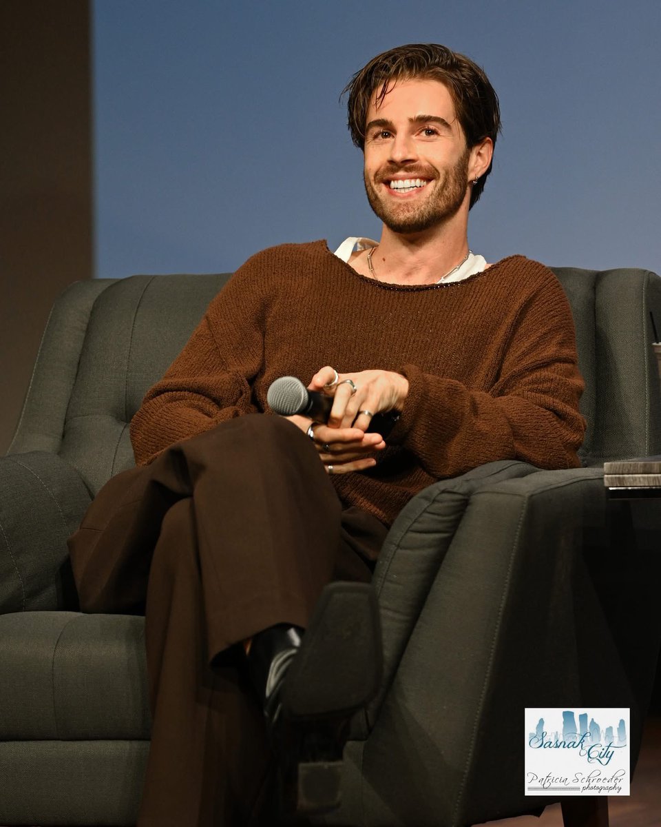 Joey Phillips shined onstage at Sasnak City’s The Gathering event last weekend. Thanks for coming to Kansas City again! 
#Joeyphillips #sasnakCity #Outlander