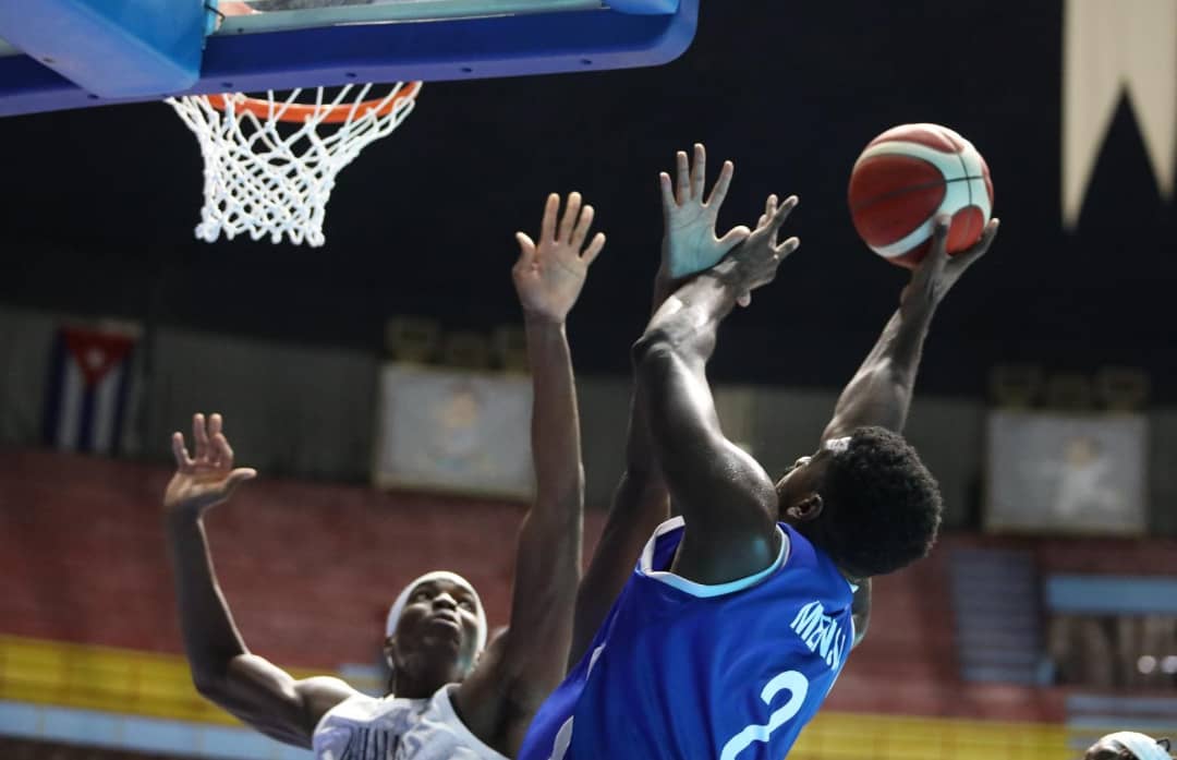 PeriodistaRaul's tweet photo. Con excelente defensa la selección de #baloncesto de #Cuba gana a su similar de #Bahamas 76-62 en partido de la ventana del Clasificatorio a la Fiba AmeriCup 2025.
@jit_digital @InderCuba https://t.co/0uPSYIZbL4