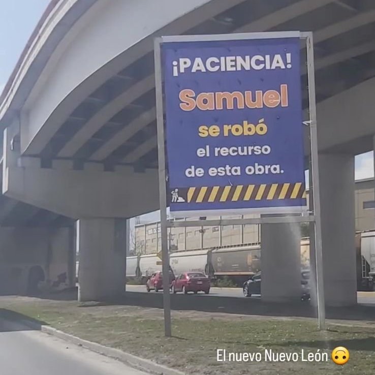 redbetolealmx's tweet photo. Y ahora pondremos letreros de estos en las columnas del metro que se quedarán así, ¡QUE SIEMPRE NO LES ALCANZÓ PARA UNA DE LAS LINEAS DEL METRO! https://t.co/JJqLwSxpWZ