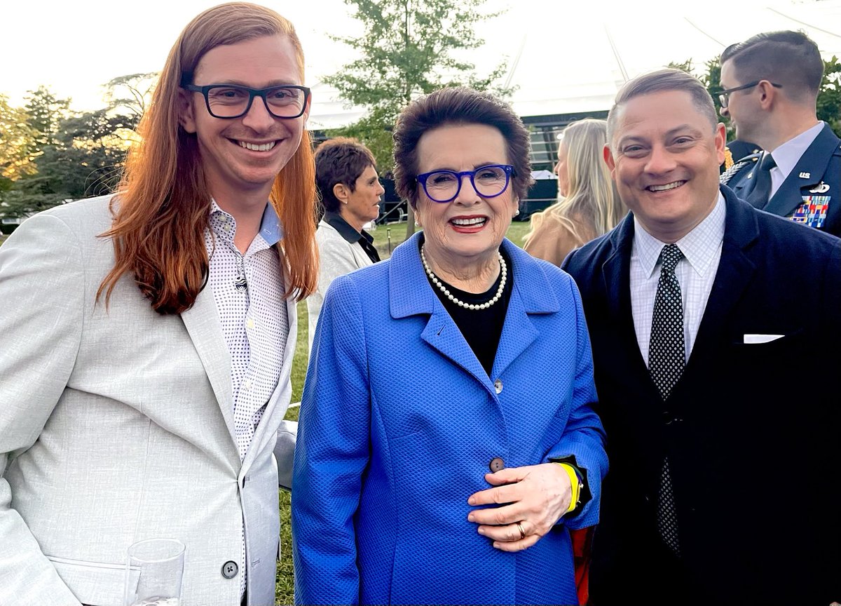 Happy Birthday to ⁦<a href="/BillieJeanKing/">Billie Jean King</a>⁩! Few people help change the world.