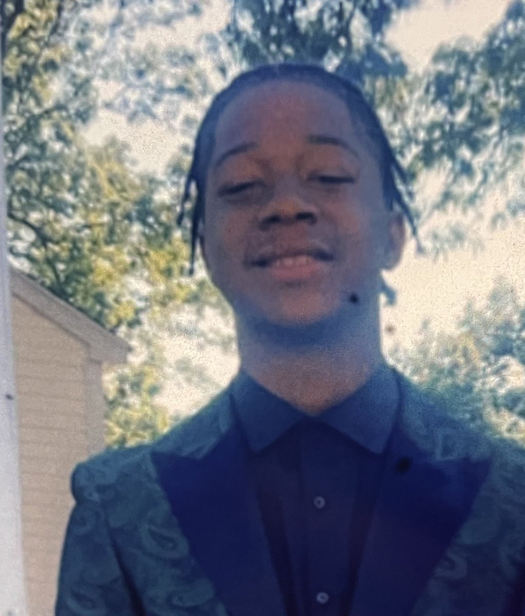 #CriticalMissing 14-year-old Jamari Hall (6’0 200 lbs). Last seen in the Essex area wearing a black hooded sweatshirt, gray pants, New Balance shoes and black Under Armour bookbag. Anyone with information is asked to call 911 or 410-887-0220. #HelpLocate #BCoPD