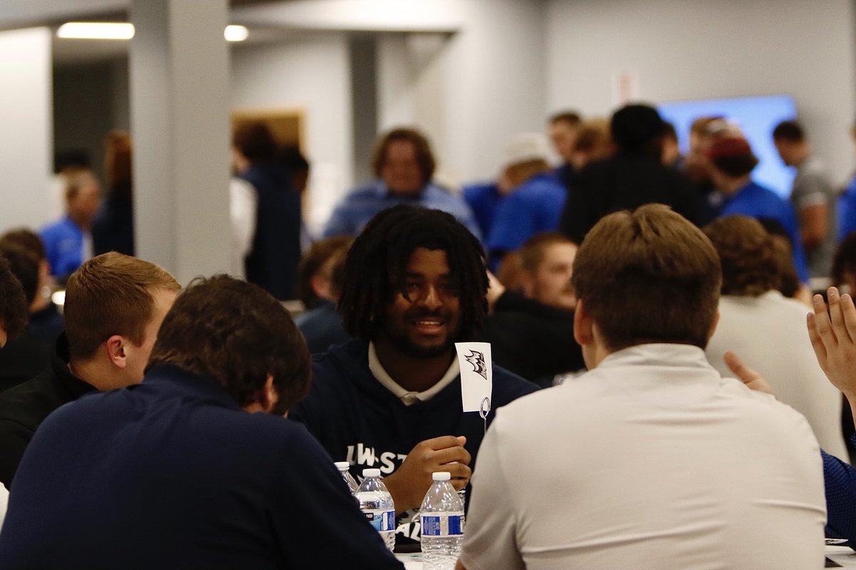 UWStoutFootball's tweet photo. A great experience for our team tonight at the @isthmusbowl banquet!

#TPC https://t.co/Ku0Pc4geCF