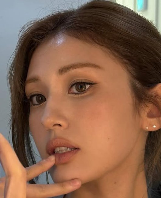 slayjeonsomi's tweet photo. JEON SOMI FACE CARD?????????!!!!!!! https://t.co/XUCCZeStGT
