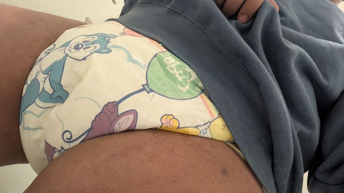 Baby_Bean_'s tweet photo. My last Diaper until I can save and restock ☁️💙  
How long do you think I can make it last ~  
Happy BDF Critters ✨ https://t.co/takY54mL8G