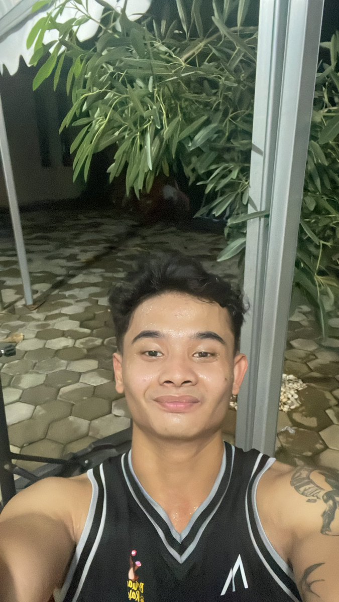 initosca's tweet photo. ceritanya smlm balik basket, paginua telat bimbingan asu https://t.co/nexpx4VRA7
