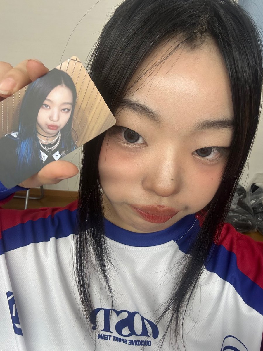 Lapillus_twt's tweet photo. 힛야 때 나랑 지금의 나 ఌ

#Lapillus #라필루스 #Haeun #하은 https://t.co/azbPWRonxK