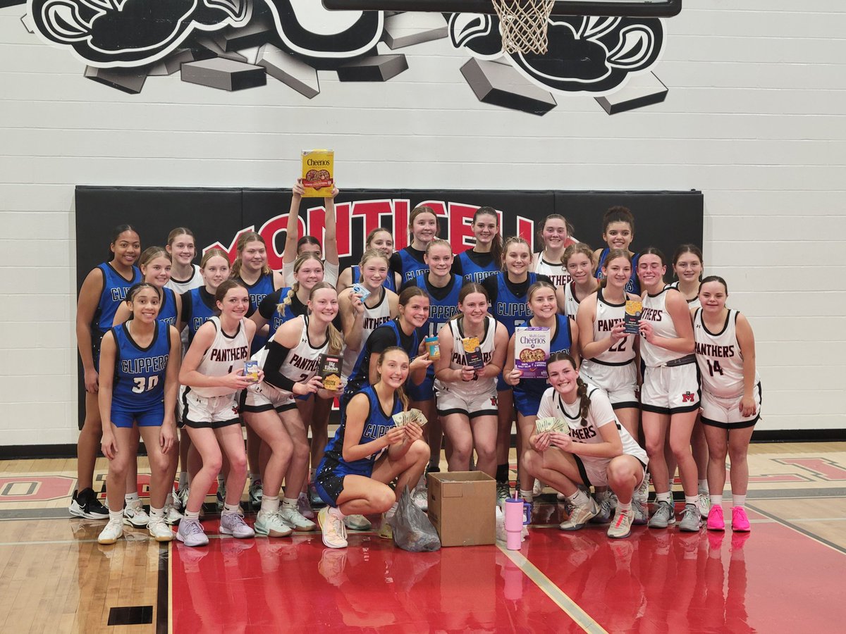 91Donnie's tweet photo. Thank you @CCAGirlsHoops for teaming up with us for the #AchieveChallengeIowa scrimmage! https://t.co/3ItwTW0cYS