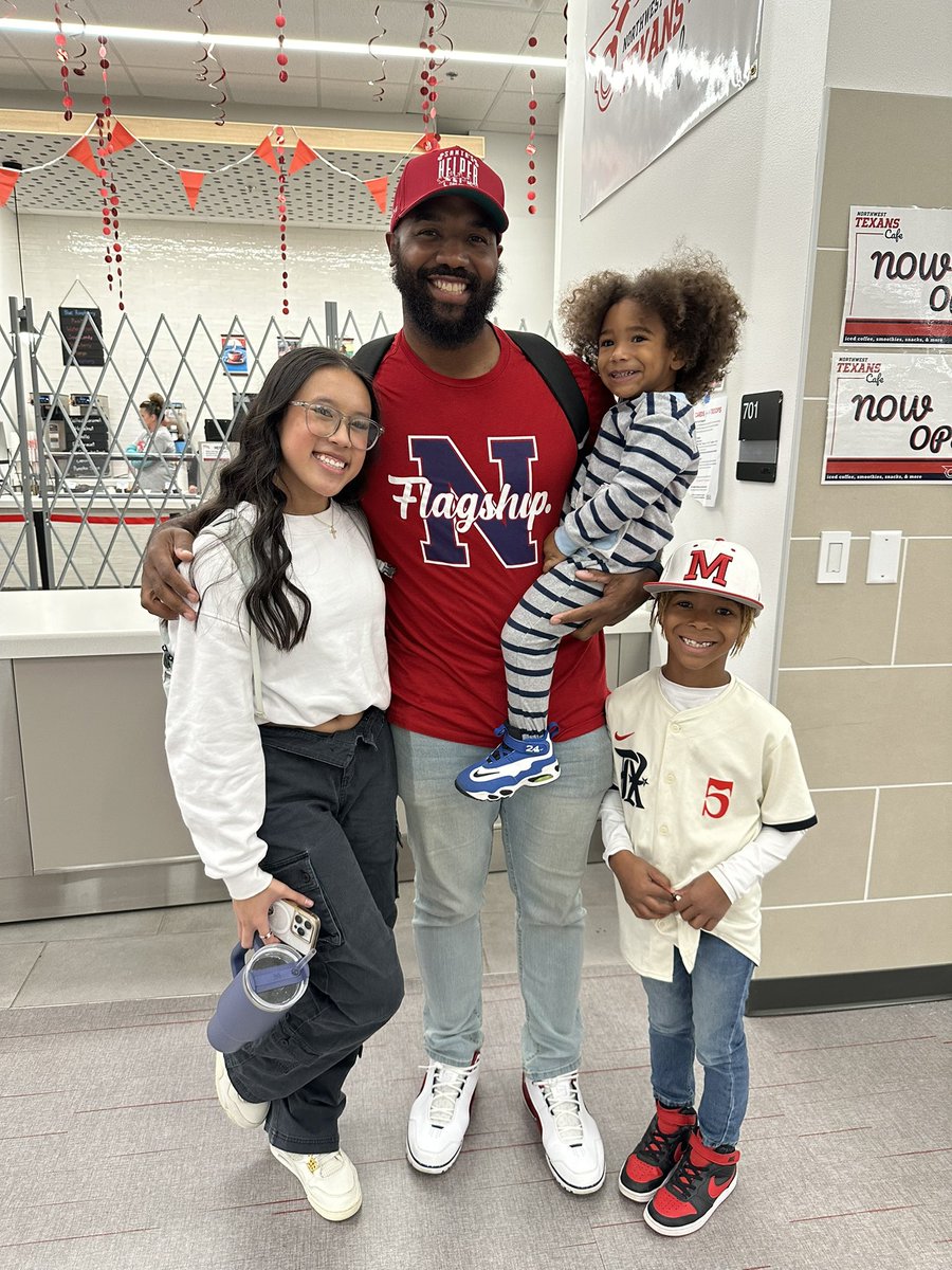 PTranNHS's tweet image. Best surprise visit today from @LearnedNotGiven!