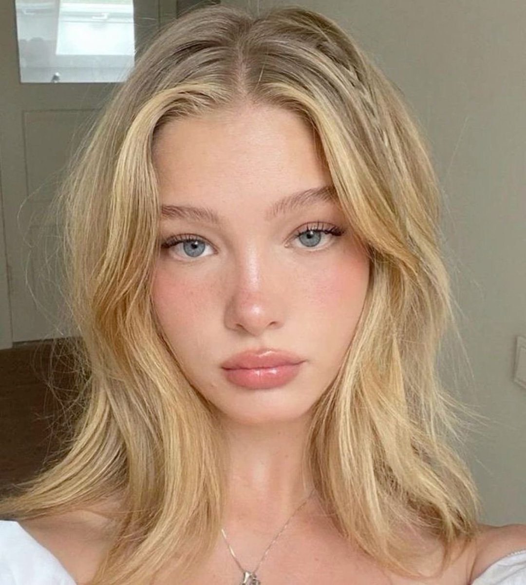 yuyotcn's tweet image. ขอพิกัดเครื่องสำอางทุกอย่างเลยค่ะ ตามรูปประมาณนี้ค่ะ มันสำคัญกับชีวิตเรามาก🥹🥹