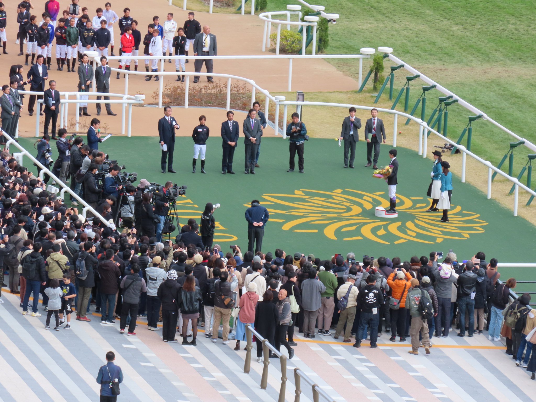 宇都宮競馬 JRA 中央競馬騎手招待競走 栃木県知事 トロフィー 宇都宮競馬 JRA 中央競馬騎手招待競走 栃木県知事 トロフィー