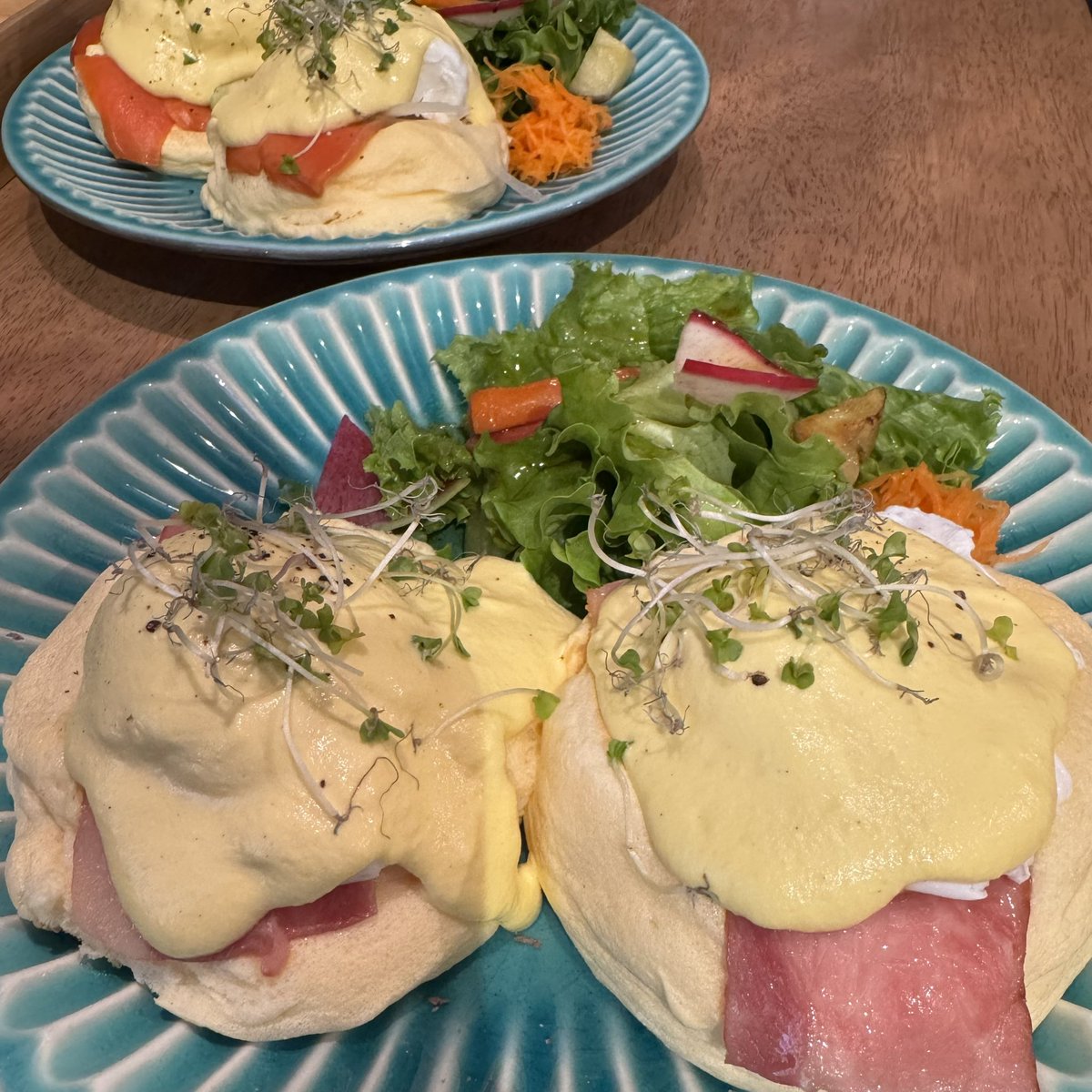 URoom_202006's tweet image. お疲れさまです😊
今日は休日🏢✨少し早めのランチタイムを楽しんでいます♪ひさびさに #エッグベネディクト を食べましたが、ふわふわでとても美味しいですね🥞✨満たされました✨ではみなさま、良い1日を☺️🍀✨
#企業公式 #企業公式相互フォロー 
#企業公式冬のフォロー祭り