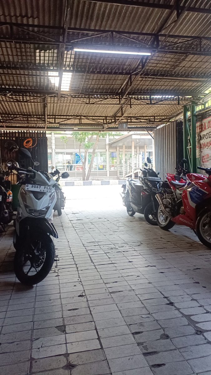 Rifchezter's tweet photo. Cape bgt dikit dikit servis sialan, kalo duit boleh metik di poon mah ayo ayo aja gue https://t.co/Roa3bCwbuE
