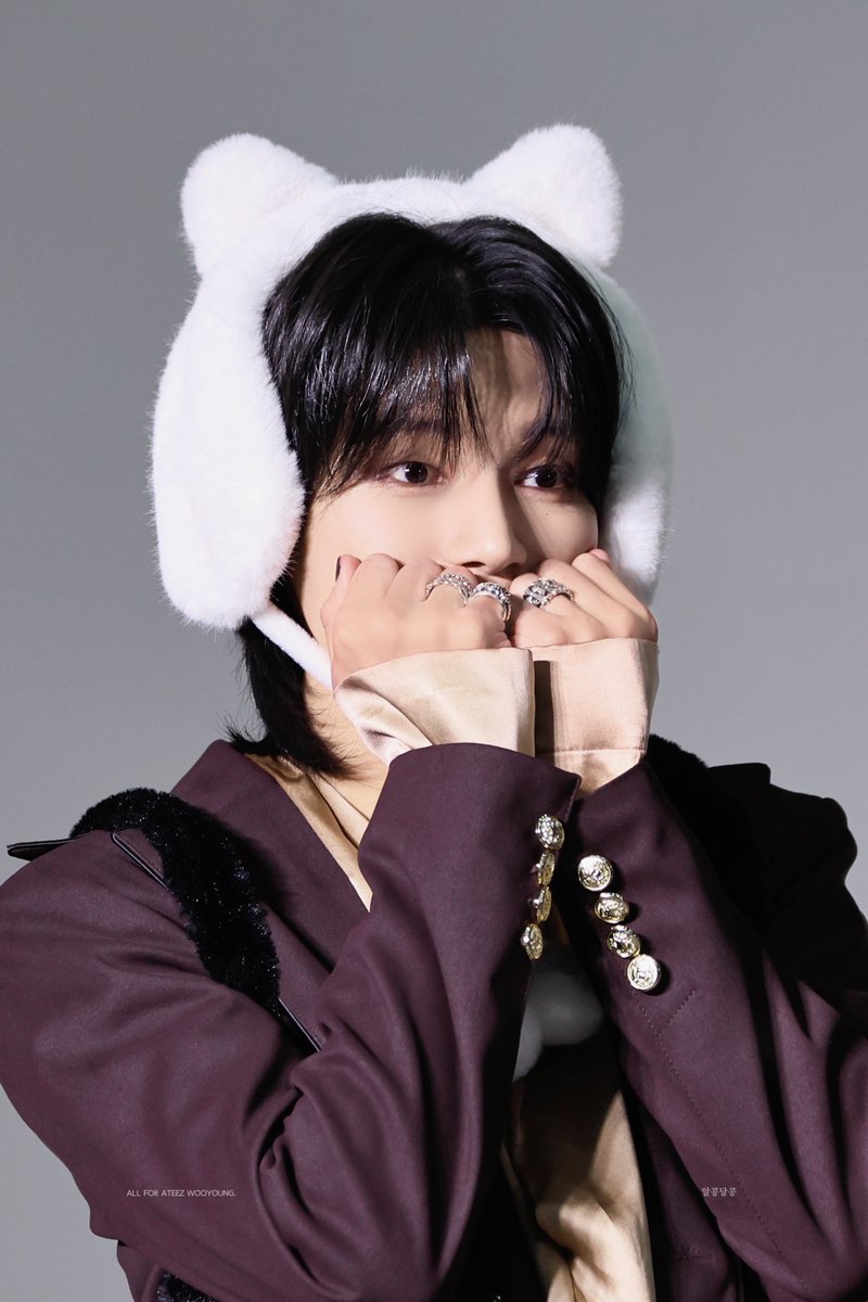 binnieyoungie's tweet photo. 241122 에버라인 팬싸

아기고양이...🥺

#우영 #정우영 #wooyoung
#ATEEZ #에이티즈 https://t.co/AXERUuAKqr