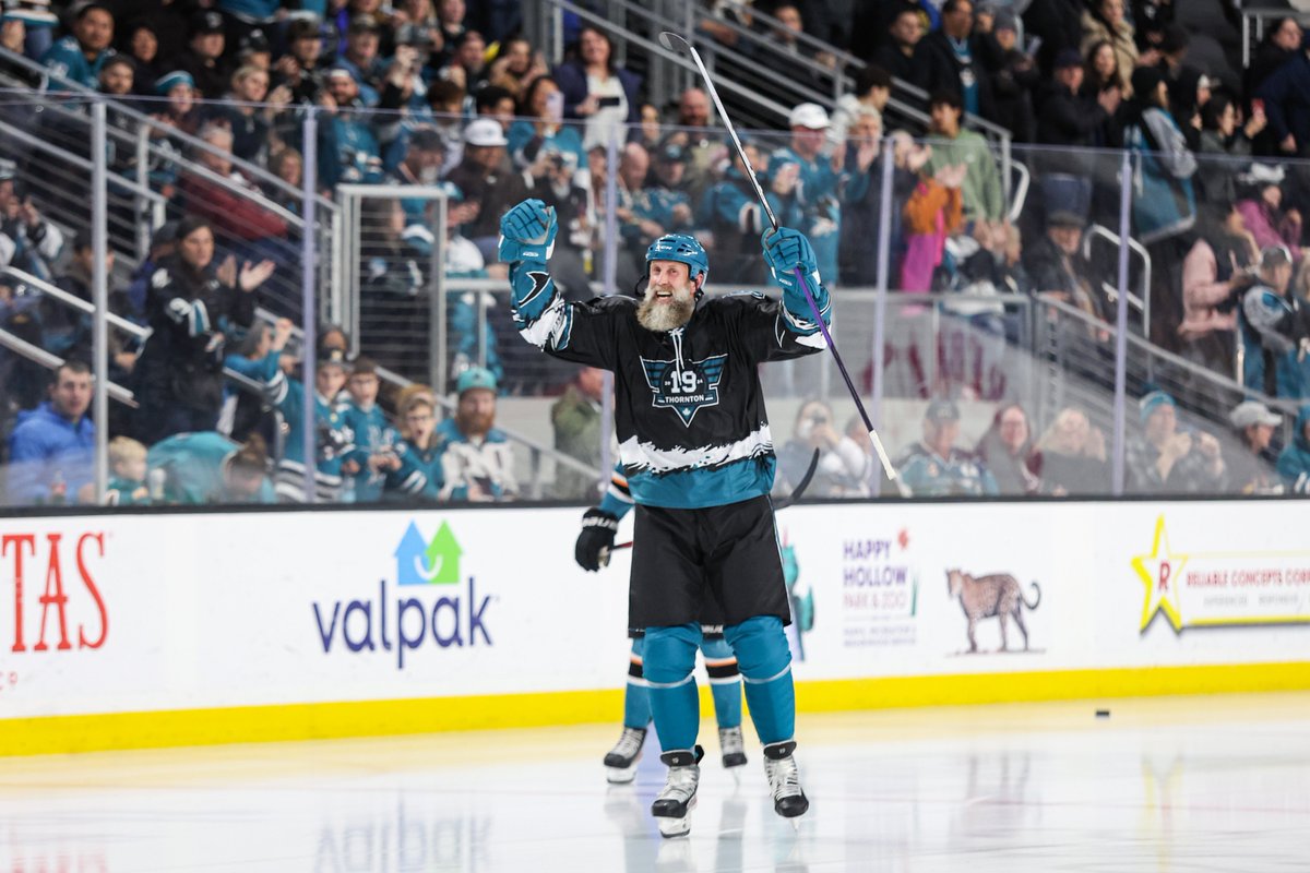 SanJoseSharks's tweet photo. We got the band back together. 🥹

#19ForeverTeal x #GreatestOfAllTeal https://t.co/4iz7nnvlps