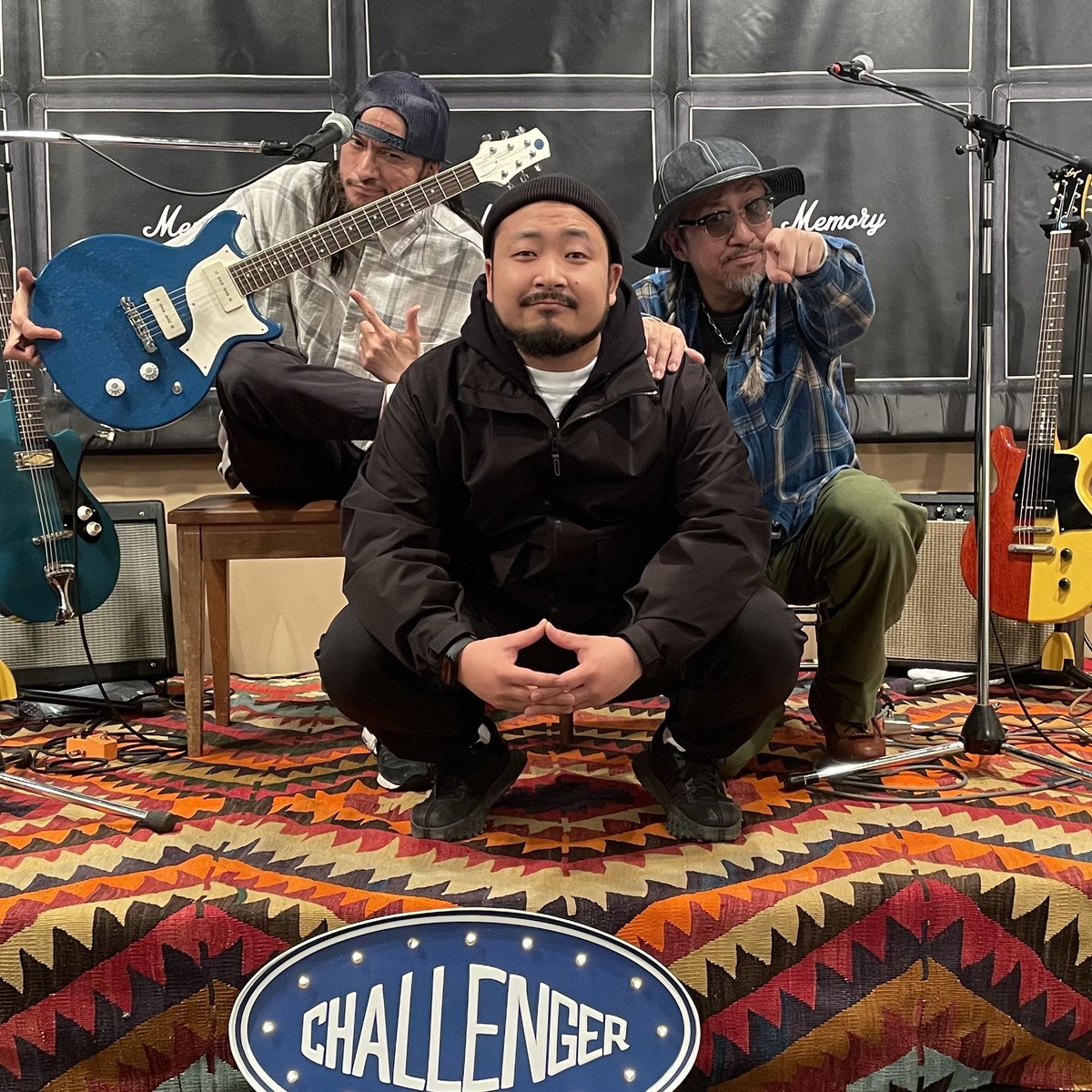 昨日はKz Guitar Worksのギターも展示される 「15th Anniversary POP