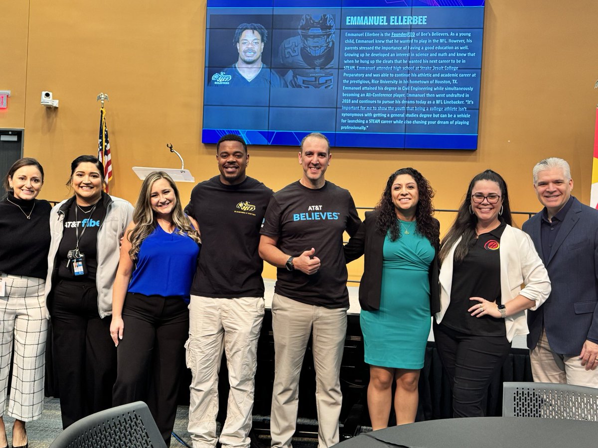 Proud of the recent High Technology Day <a href="/HacemosHouston/">HACEMOS Houston</a> hosted!! 🩵
