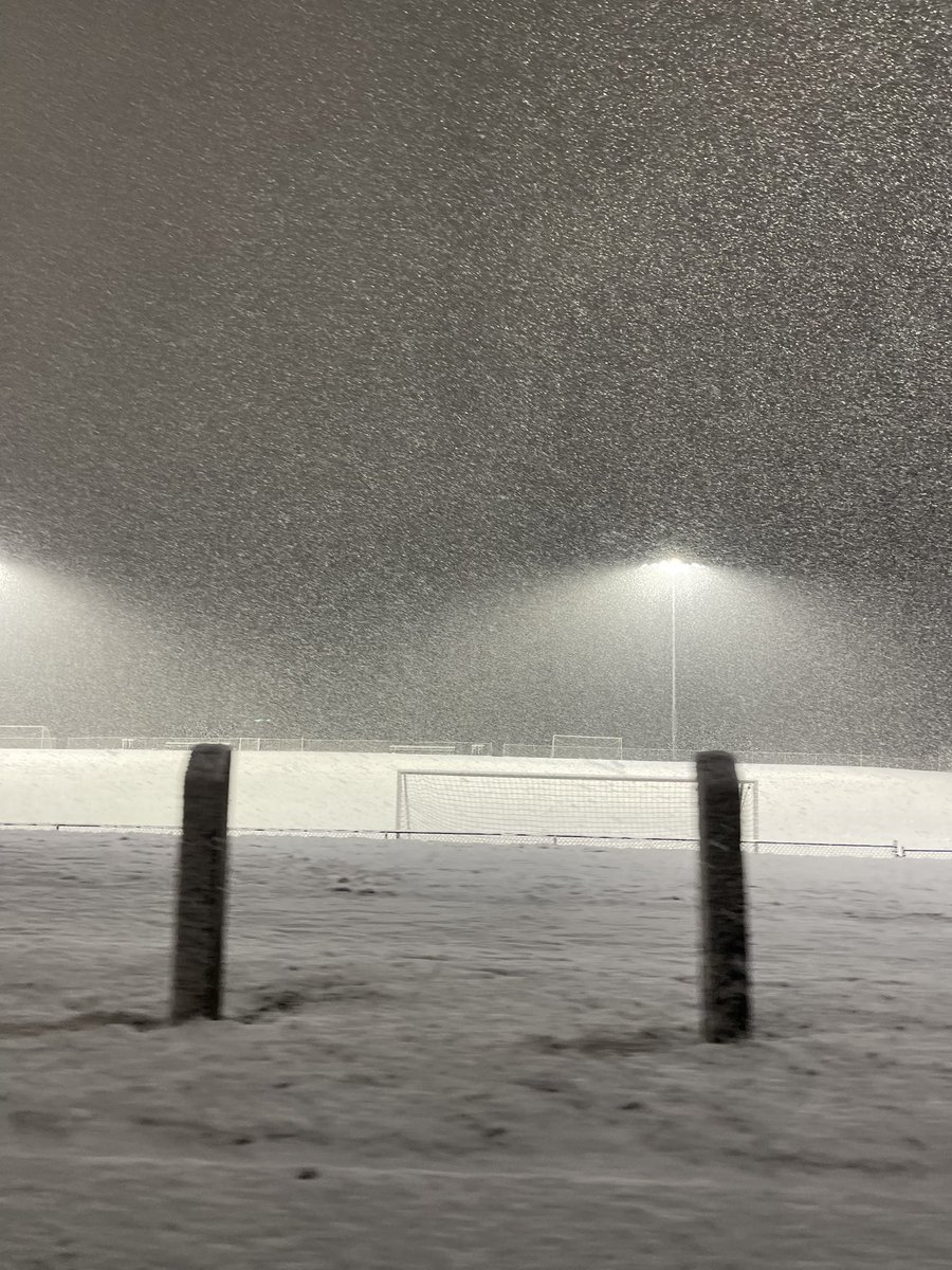 almostparanoid's tweet photo. Goodnight from the snow https://t.co/x02rguE83V