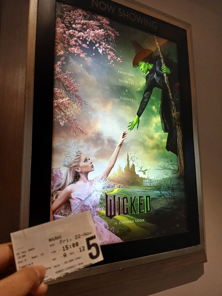 kmrn nnton ini🥹 sumpah KEREN BGTTT. cyntia sama ari luar biasa gilakkk vokal nya😭 apalagi ternyata mereka syuting nya sambil live singing😭 gilak bgt sihh. 10000/10 🫧🩷💚🧹 DEFYING GRAVITY 🔛🔝😭
#WickedMovie