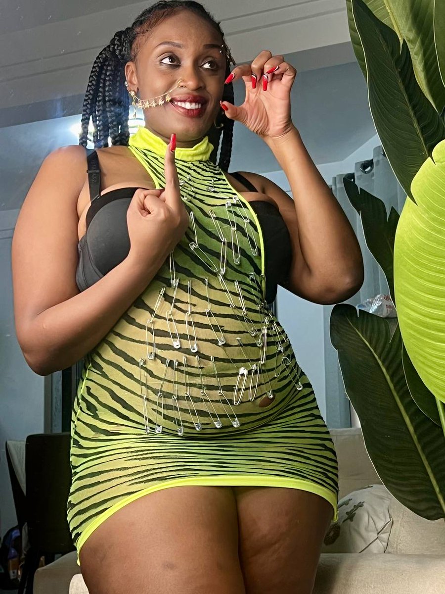 QueenRoze4's tweet photo. https://t.co/LSvcoBslRI  -FREE OF
What's your dick size😈Ill let you know if we fucking🥰
https://t.co/kD54RWhmfO   -50%OFF!! https://t.co/8RvdwYnhL4
