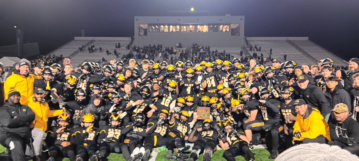 chselksad's tweet photo. Your Regional Champions! To say I am proud of these kids and coaches would be the understatement of the year! We now play Moeller in State Semis next Friday at 7 pm at site TBD https://t.co/tLbxLNRRDA