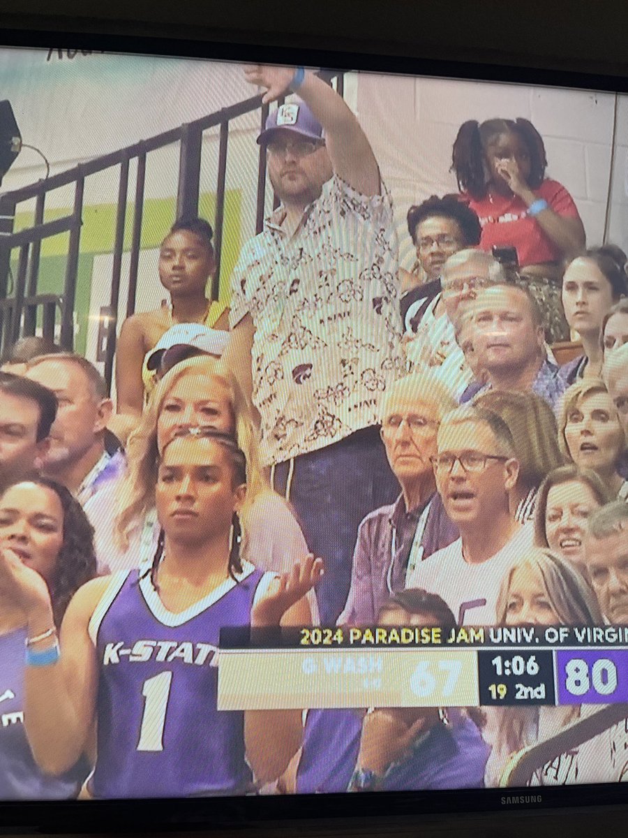 ChanMan2714's tweet photo. @KSTATEMOB 

“Heroes get remembered, but legends never die”

#EMAW https://t.co/68aIFtRRQE