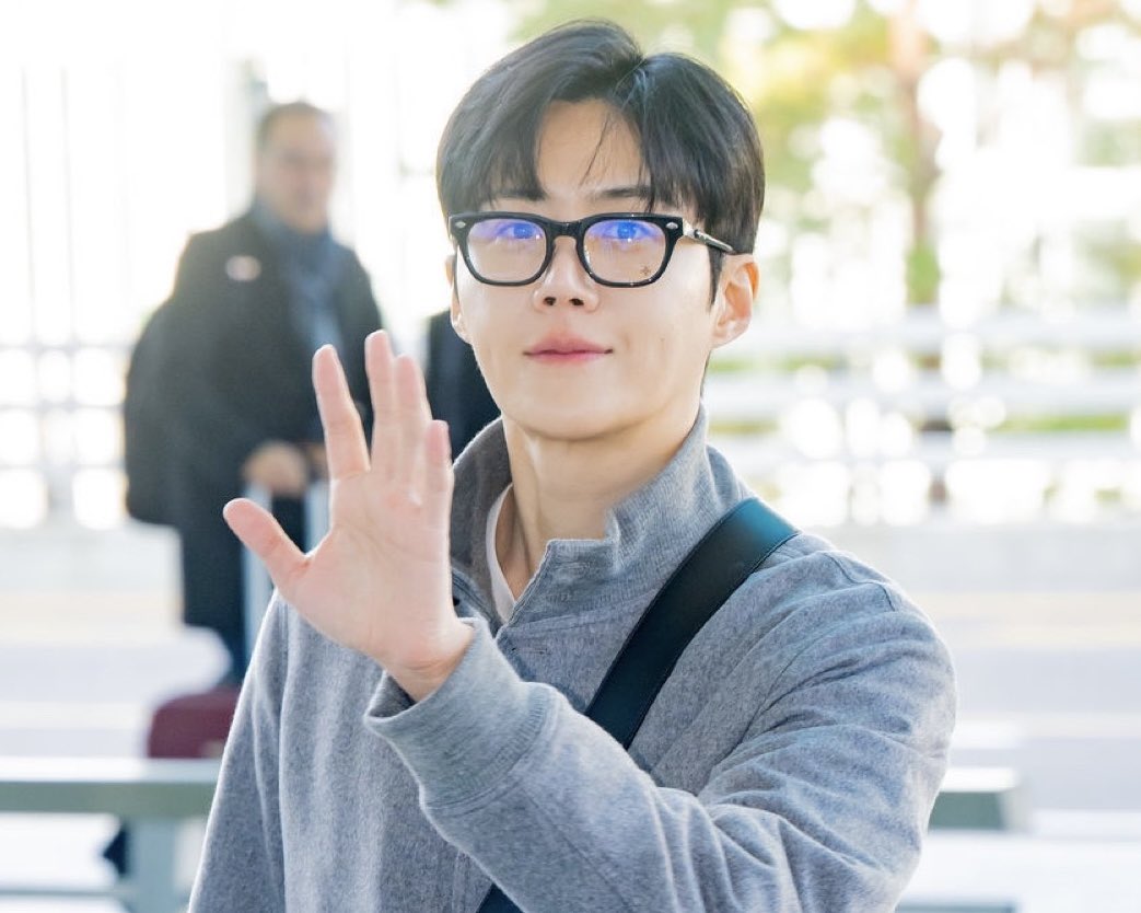 _bearsh's tweet photo. 김선호는 진짜 유명한 크롬하츠러버스클럽임 https://t.co/8fEB3XEi8f