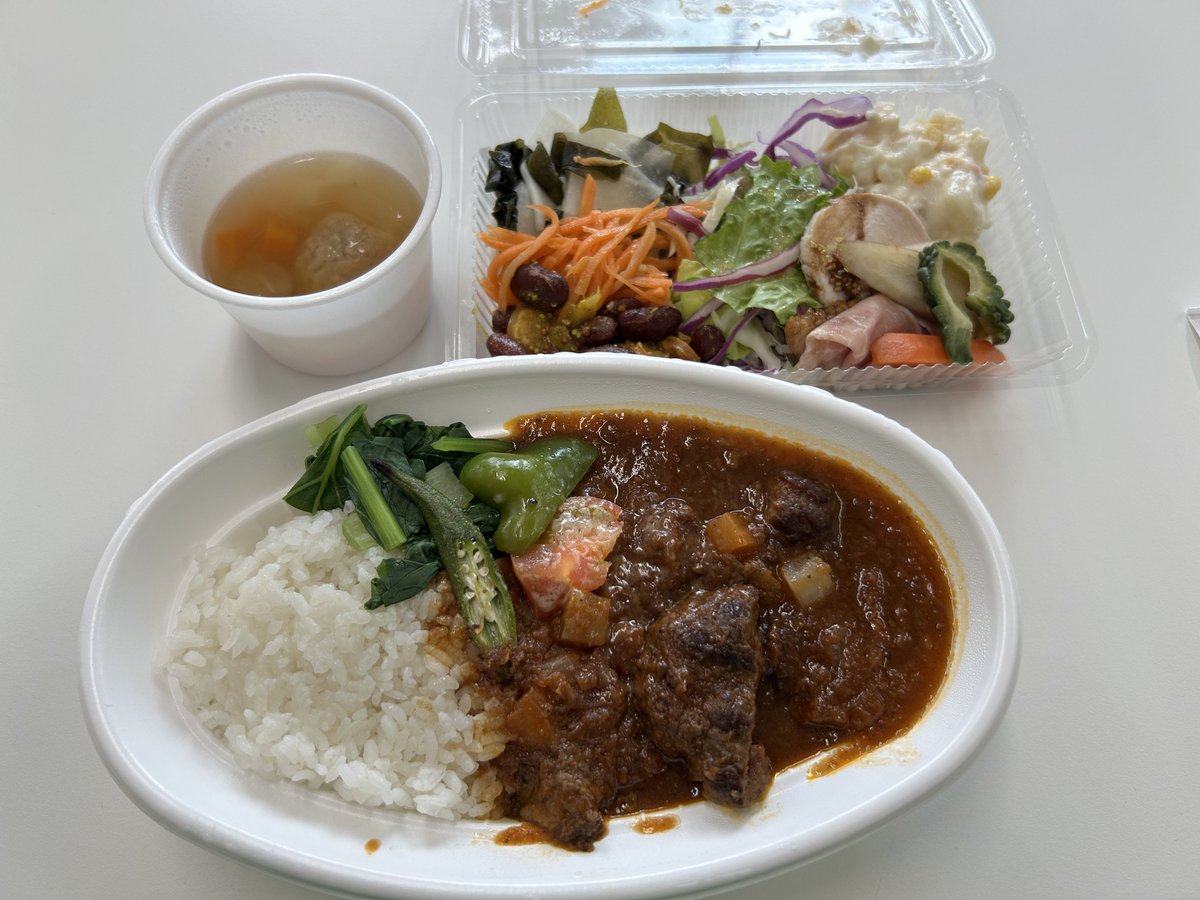 ug23_'s tweet image. 今日は #tddyyχ で #coderetreat を沖縄で開催しています。本日のランチスポンサーは @Attractor_Inc さんから。おいしいイタリアンをありがとうございます！