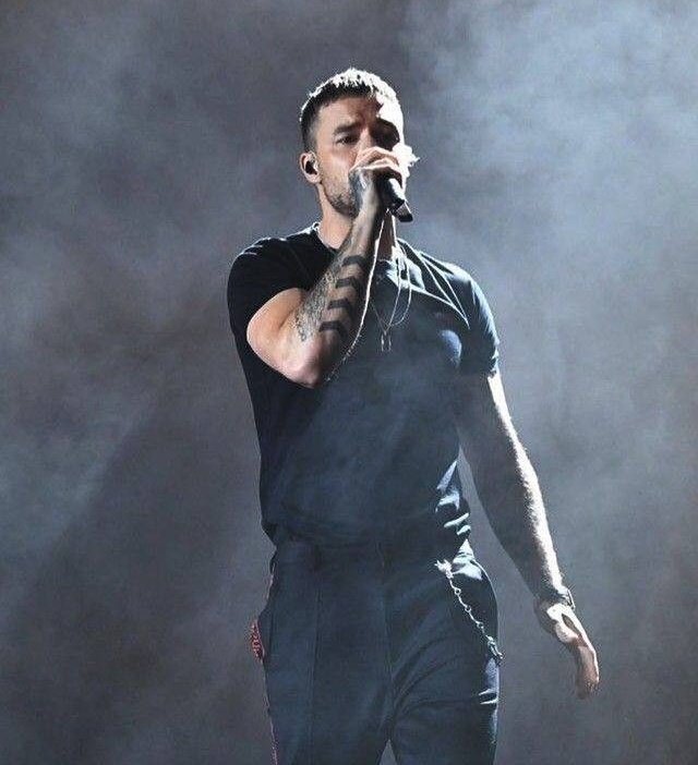 Drey_D5's tweet photo. Intentaron tapar todo pero no contaban con que este fandom investigaria cada detalle.  #JusticeForLiam
Incendien ese hotel hermanas https://t.co/t3Mb7XGXin