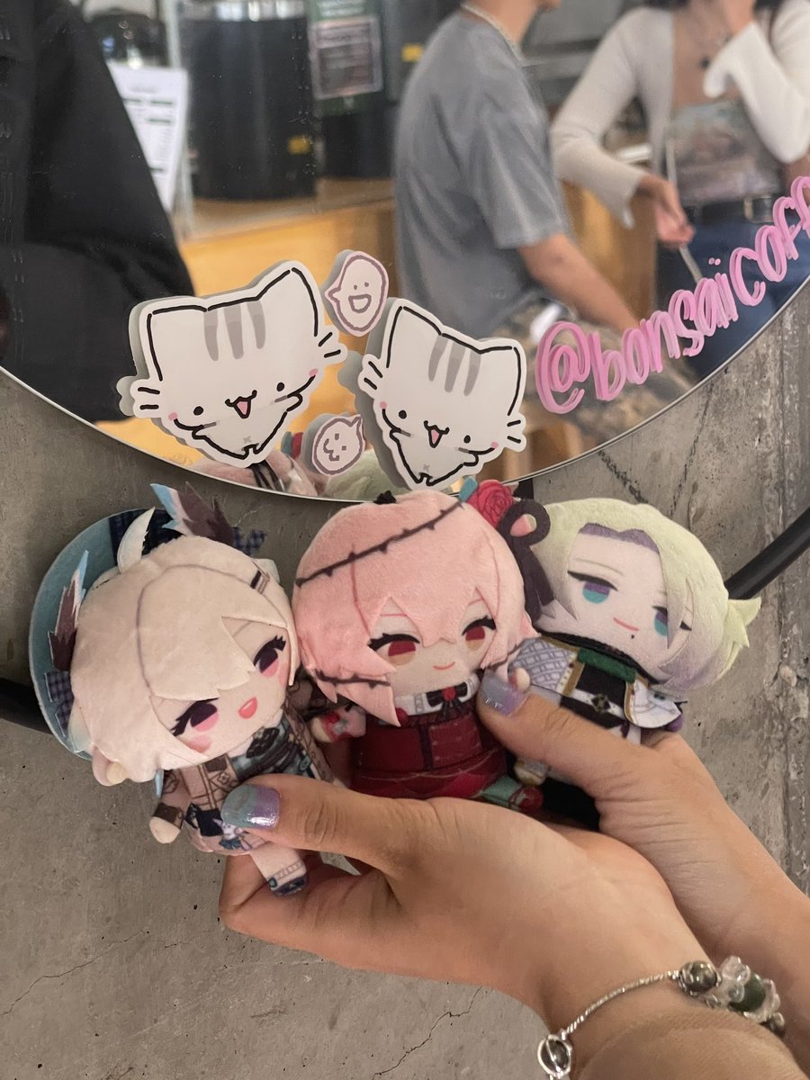 your plushies are so cute :3 

thank you for coming !! #basilpopup