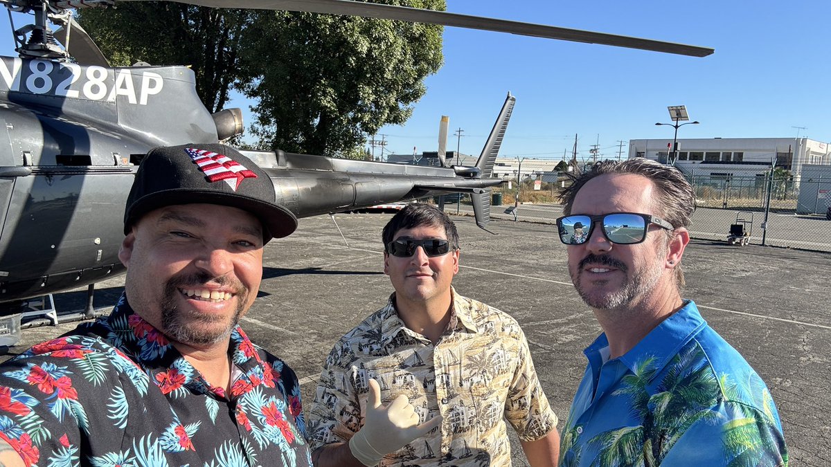 marcel_cameraop's tweet image. Aloha Friday with da boys ….. #Hawaiianshirtfriday #alohafriday #helinet #paperplanes