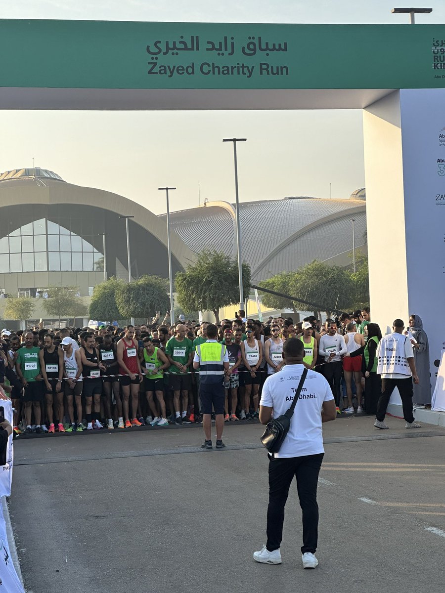 ZayedCharityRun's tweet photo. The 3km General Entry START!

#ZayedCharityRun #RunForKindness #CharityRun #ADSC #AbuDhabi #FAQs https://t.co/UX71VdGbQj