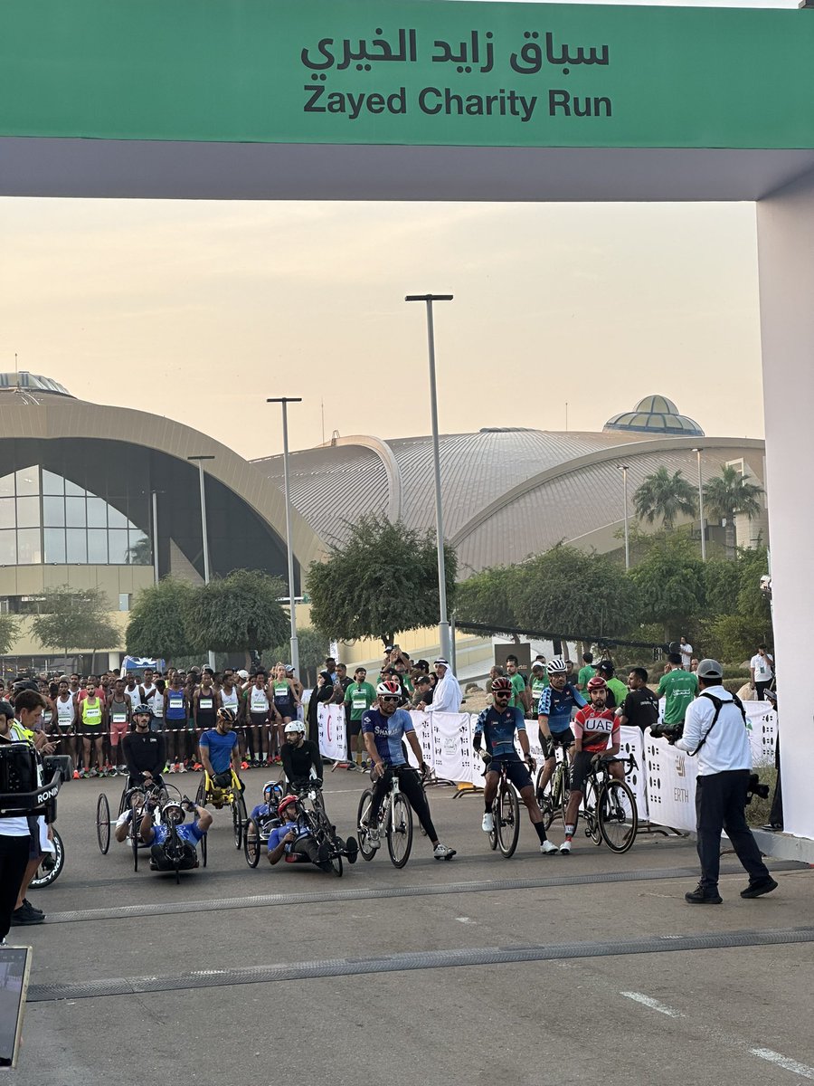 ZayedCharityRun's tweet photo. The 10 km Para Athletes START! https://t.co/O3aLRJNjOV
