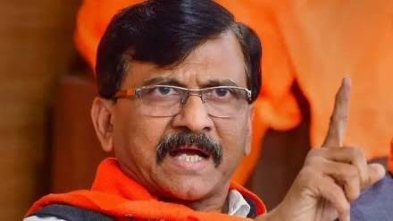 NagarJitendra's tweet photo. बंदा दीमक की तरह ठाकरे परिवार और शिवसेना को खा गया। https://t.co/HyrpoSHESX