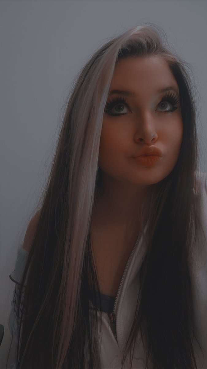 misseschainsaws's tweet photo. Whoever likes this has a crush on me, I dont make the rules 😇💋 https://t.co/mEerHq8MXn