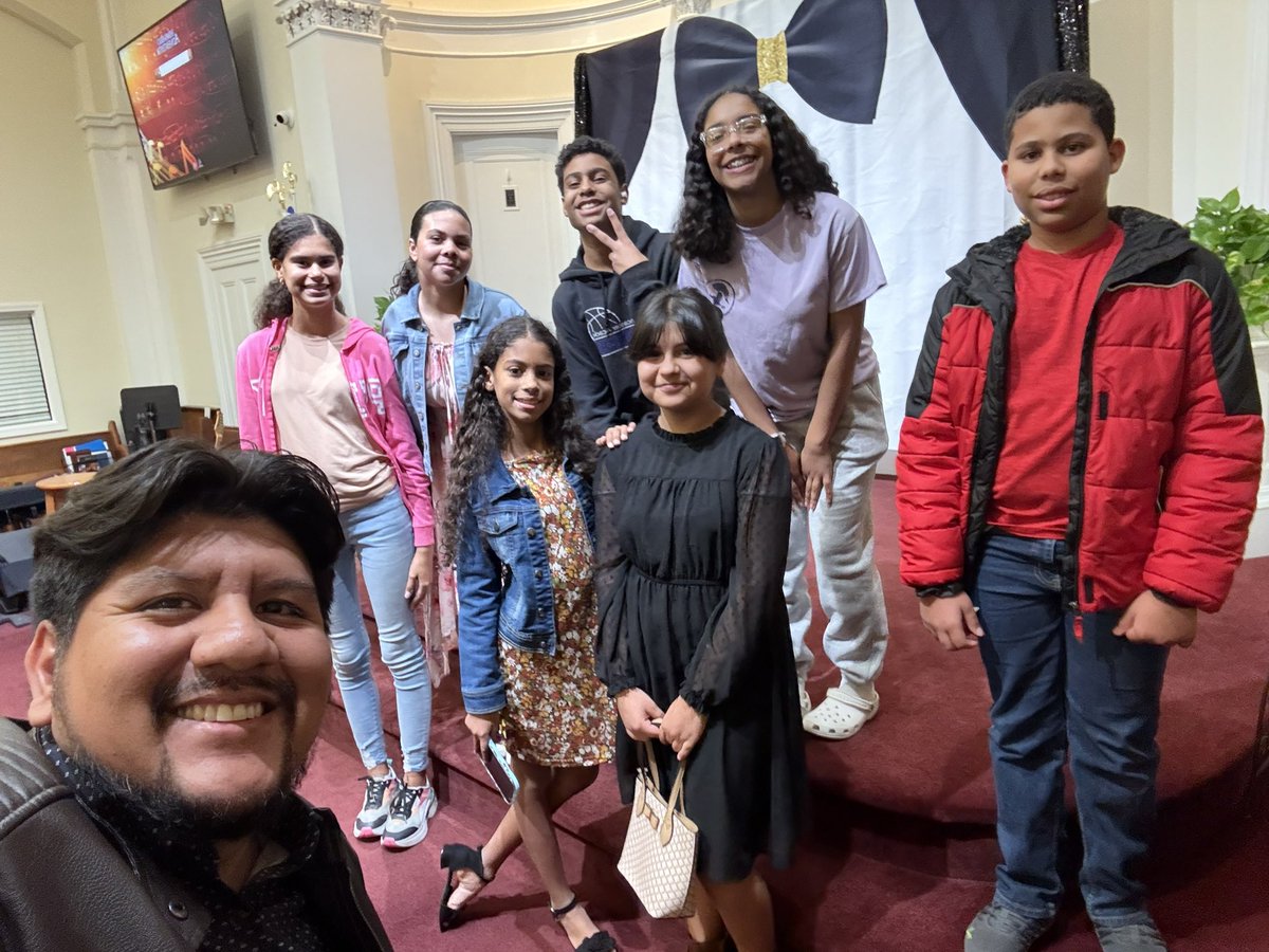 Ver sonreír a nuestros jovencitos sin duda es lo máximo!! Oremos por ellos, se tienen que enfrentar a muchas cosas en este mundo!! ✌️🙌🏻🙏🏼👍🏼 #Pastoreando #Ministrando #YouthProgram #SnecConference <a href="/AUYouth/">Atlantic Union Youth</a> <a href="/GleanerFYI/">Atlantic Union Conference</a>