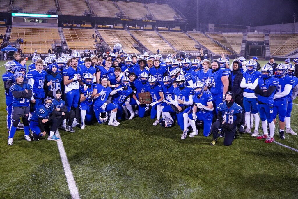 LHSAthleticDept's tweet photo. Regional Champs! @OlibFootball https://t.co/BqstRqKIVy