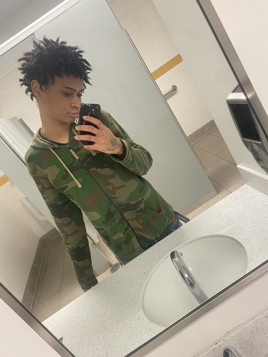 splöönge kerplöönge🩰 (@exoduss1900) on Twitter photo 