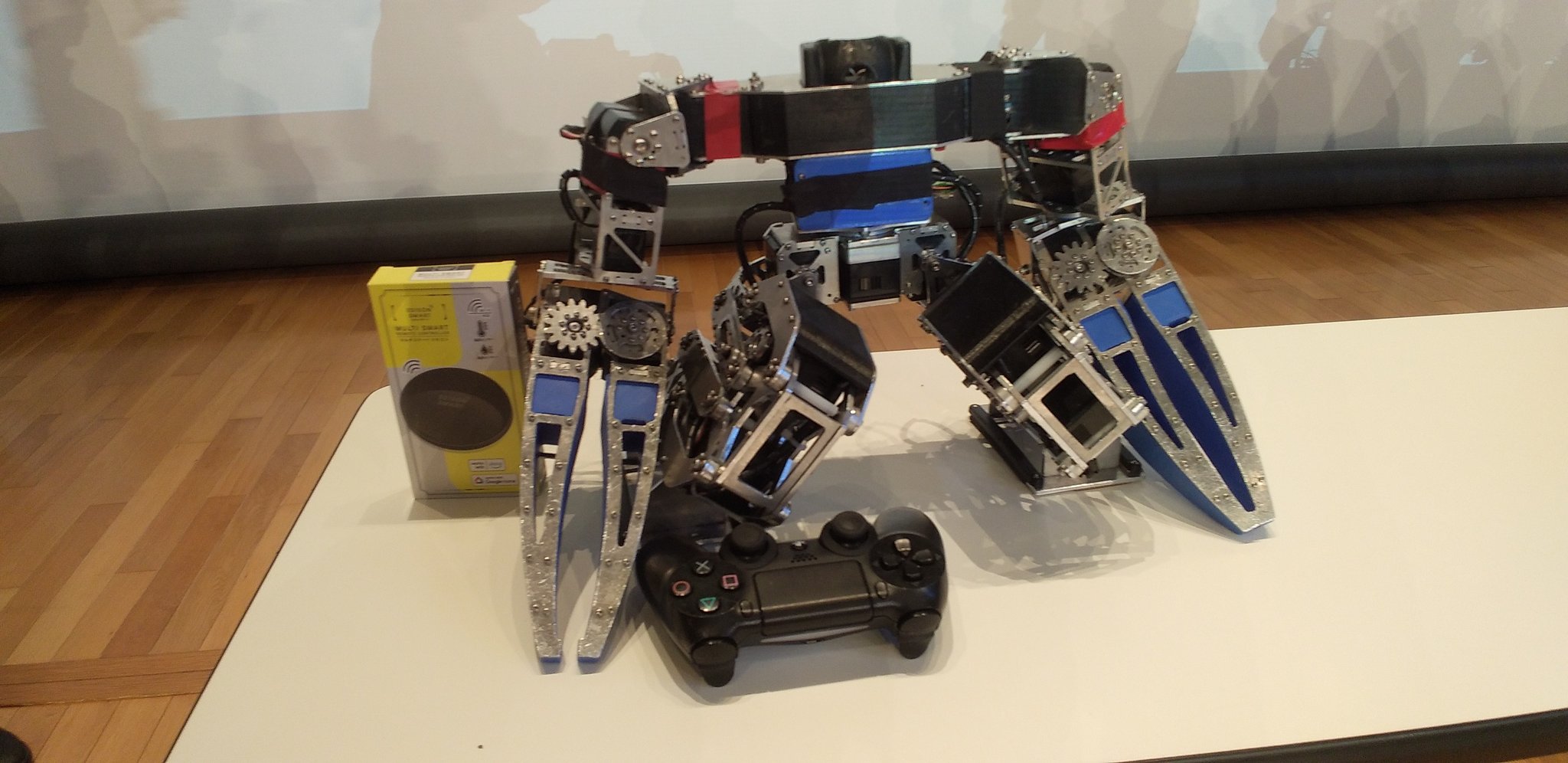 ROBOONE]二足歩行ロボットの自作回路解説 - ダインパンチ工作室