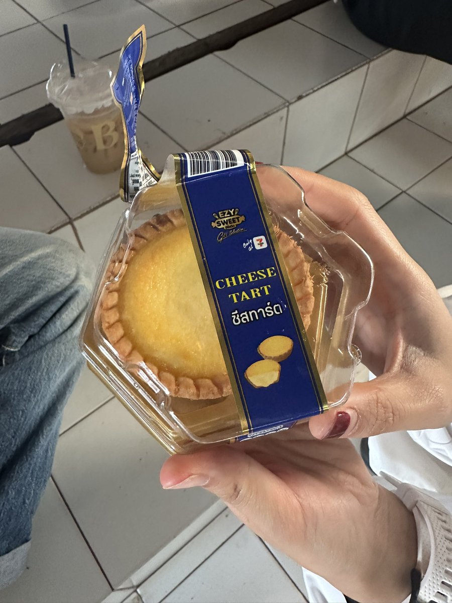 chaanbrooklyn's tweet photo. ชีสทาร์ด ❌
เทียนผางประทีป ✅
#ของกินเซเว่น https://t.co/SjHFpmzZCe