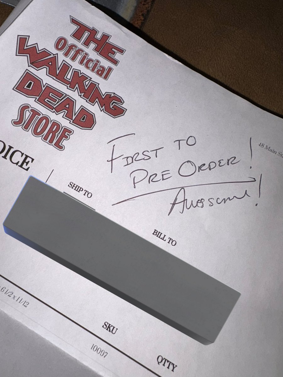 JakeChalmers_'s tweet photo. I own an official piece of the Alexandria Wall from The walking dead!!! Rust and all! #TheWalkingDead https://t.co/DZEubxyY5p