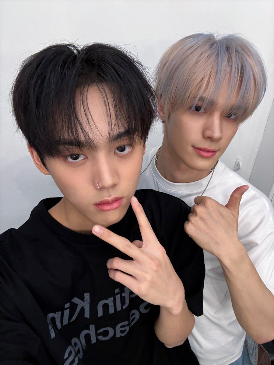 onepact_'s tweet image. [ONE&amp;amp;BEHIND♥]          

╱◥▦◣
│  田 │ 田│ \ 
0:17 ━━❚━━━━━━ 2:52
What You Need (feat. TAG)
 ⇆ ⠀⠀⠀⠀⠀◃ ❚❚ ▹ ⠀⠀⠀⠀ ↻

#ONEPACT #원팩트 
#ONE_BEHIND