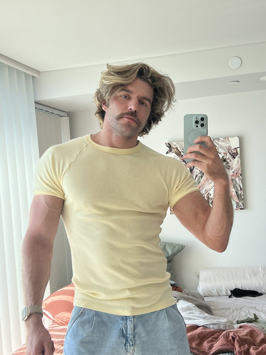 Fit check boiiii

#muscle #bodybuilder #moustache #retro #gay #pecs #aussie